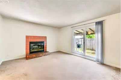 1390 R St, Springfield, OR 97477 - Photo 3