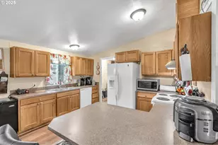 5885 NE Jacobson St, Hillsboro, OR 97124 - Photo 9