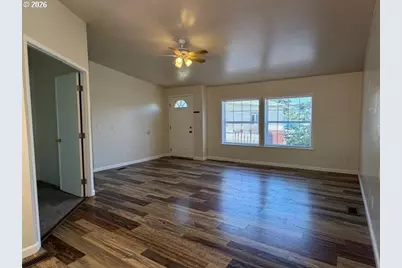 157 Creekside Ct, Roseburg, OR 97471 - Photo 3