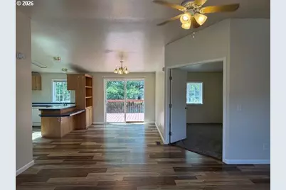 157 Creekside Ct, Roseburg, OR 97471 - Photo 5