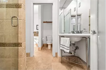 1240 NW Hoyt St #6, Portland, OR 97209 - Photo 39