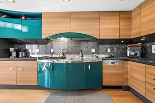 1240 NW Hoyt St, Portland, OR 97209 - Photo 21