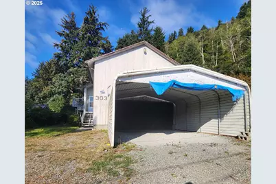 303 9th St, Garibaldi, OR 97118 - Photo 1