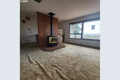 303 9th St, Garibaldi, OR 97118 - Photo 15