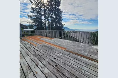 303 9th St, Garibaldi, OR 97118 - Photo 13