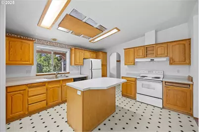 1070 Mystic Mountain Ln, Glide, OR 97443 - Photo 23