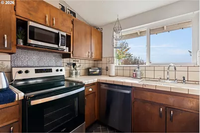 930 Prescott Ln, Springfield, OR 97477 - Photo 9