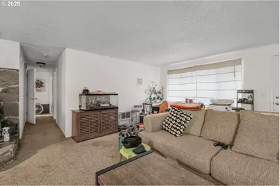 441 W Gloucester St, Gladstone, OR 97027 - Photo 3