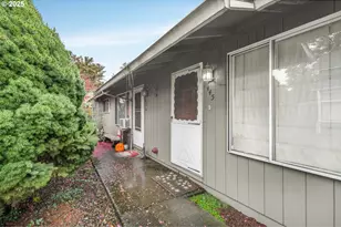 441 W Gloucester St, Gladstone, OR 97027 - Photo 9