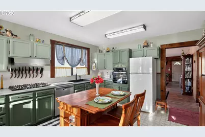 1151 SE Jackson St, Roseburg, OR 97470 - Photo 13