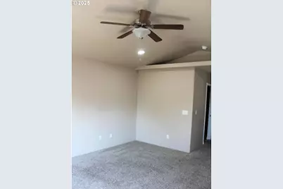 871 Marshall Ave, Medford, OR 97501 - Photo 21