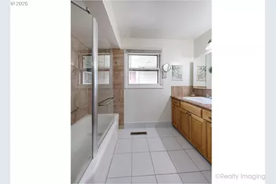 415 NE 116th Pl, Portland, OR 97220 - Photo 11