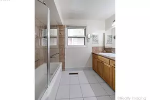 415 NE 116th Pl, Portland, OR 97220 - Photo 11