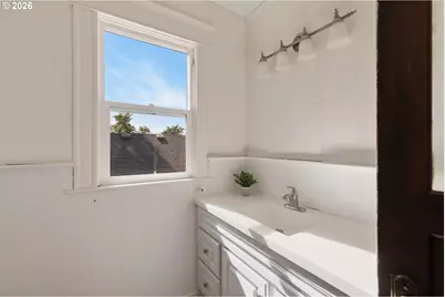 516 7th St, Hood River, OR 97031 - Photo 27