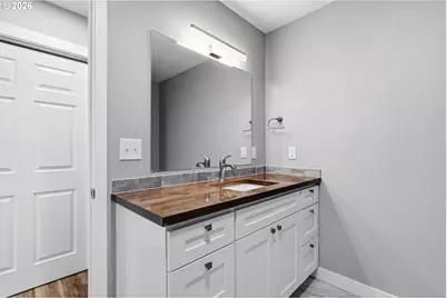9811 NE Covington Rd, Vancouver, WA 98662 - Photo 17