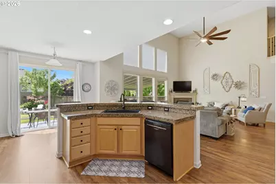 559 E 16th St, Lafayette, OR 97127 - Photo 11