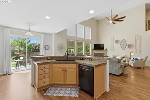 559 E 16th St, Lafayette, OR 97127 - Photo 11