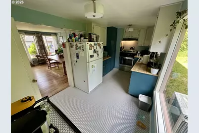 240 Marion Ln, Eugene, OR 97404 - Photo 9