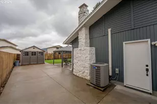 555 66th St, Springfield, OR 97478 - Photo 25