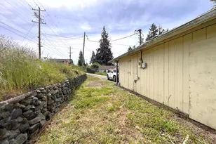 618 W 15th St, Coquille, OR 97423 - Photo 15