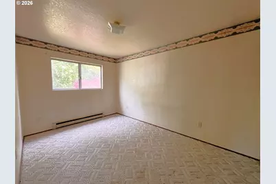 618 W 15th St, Coquille, OR 97423 - Photo 7