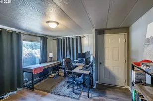 38129 Weirich Dr, Lebanon, OR 97355 - Photo 3