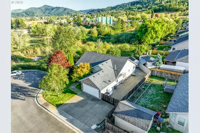 2558 Golfview Ave, Sutherlin, OR 97479 - Photo 3
