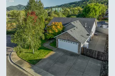 2558 Golfview Ave, Sutherlin, OR 97479 - Photo 7