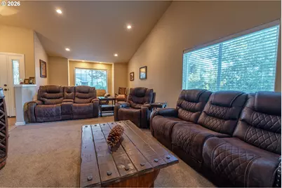 2558 Golfview Ave, Sutherlin, OR 97479 - Photo 21