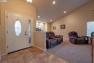 2558 Golfview Ave, Sutherlin, OR 97479 - Photo 31
