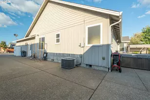 2558 Golfview Ave, Sutherlin, OR 97479 - Photo 15