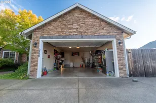 2558 Golfview Ave, Sutherlin, OR 97479 - Photo 11