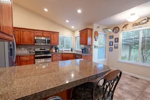 2558 Golfview Ave, Sutherlin, OR 97479 - Photo 27