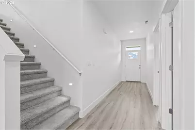 1565 S Quartz Dr, Cornelius, OR 97113 - Photo 3