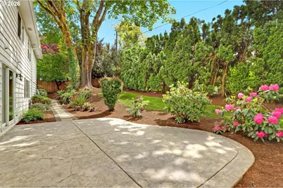 6730 SW Preslynn Dr, Portland, OR 97225 - Photo 35