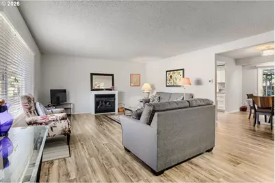 10570 SW Century Oak Dr, Portland, OR 97224 - Photo 9