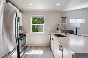 15056 NW Central Dr, Portland, OR 97229 - Photo 11