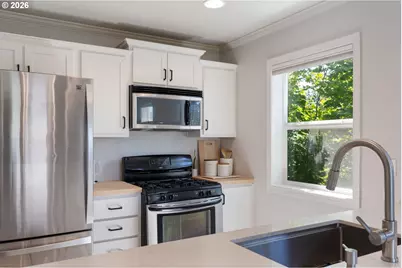 15056 NW Central Dr #702, Portland, OR 97229 - Photo 9