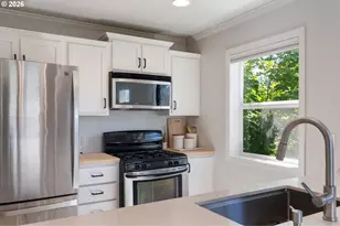 15056 NW Central Dr, Portland, OR 97229 - Photo 9