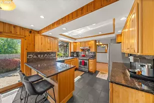 542 NE 14th Ave, Hillsboro, OR 97124 - Photo 9