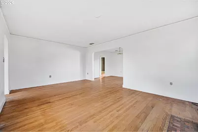 923 SW Ellis St, Dallas, OR 97338 - Photo 5