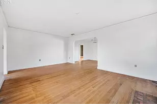 923 SW Ellis St, Dallas, OR 97338 - Photo 5