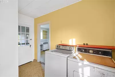 923 SW Ellis St, Dallas, OR 97338 - Photo 23