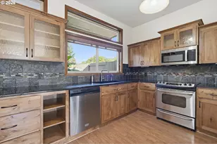 28612 SW Ash Meadows Blvd, Wilsonville, OR 97070 - Photo 3