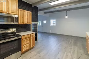 255 Shady Dr, Roseburg, OR 97471 - Photo 9