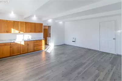 255 Shady Dr, Roseburg, OR 97471 - Photo 11