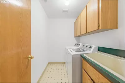 6658 SE Grace St, Hillsboro, OR 97123 - Photo 31