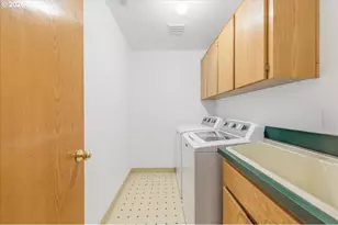 6658 SE Grace St, Hillsboro, OR 97123 - Photo 31
