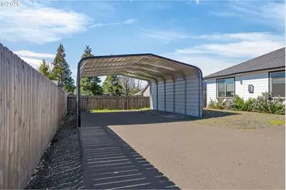 669 NW T St, Winston, OR 97496 - Photo 33