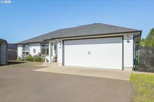 669 NW T St, Winston, OR 97496 - Photo 3